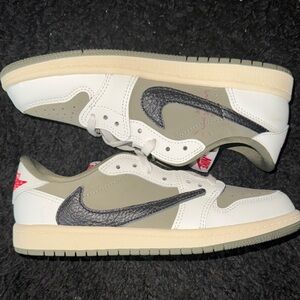 New Jordan 1 Retro Low OG SP ‘Travis Scott Medium Olive(PS). Sz.3Y. No box